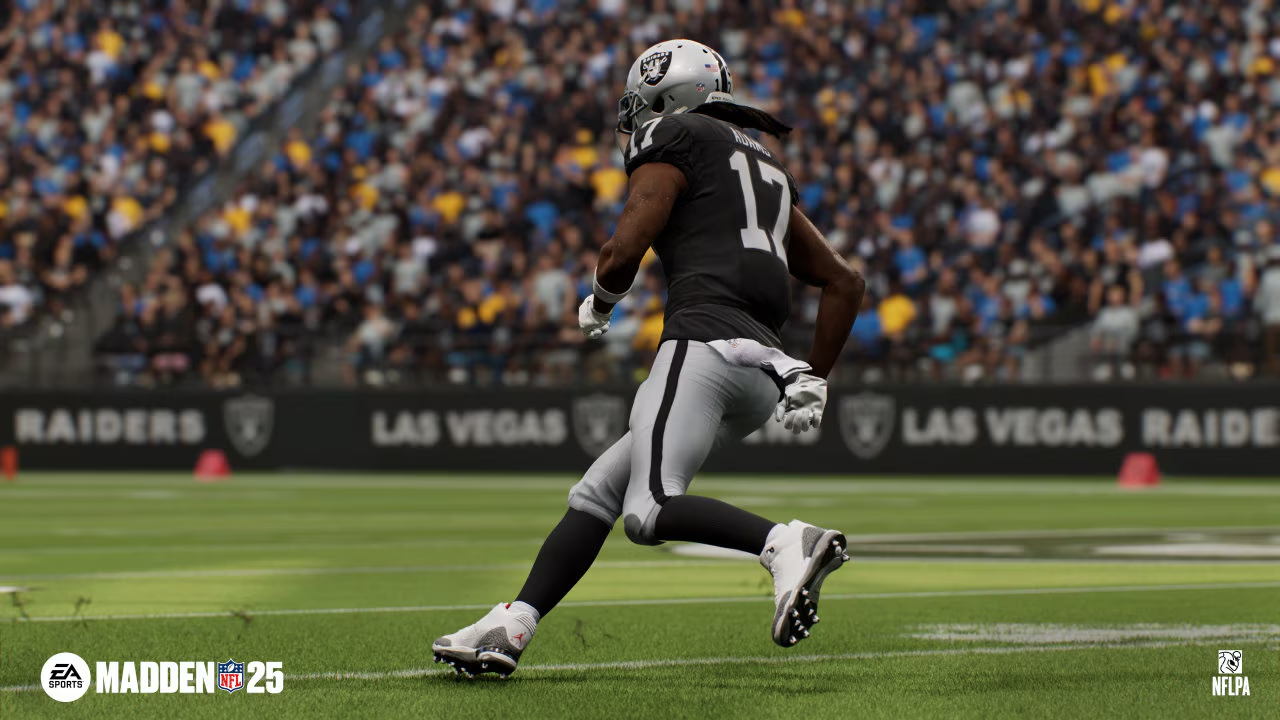 《Madden 25》首次重大更新，但未解决防守问题