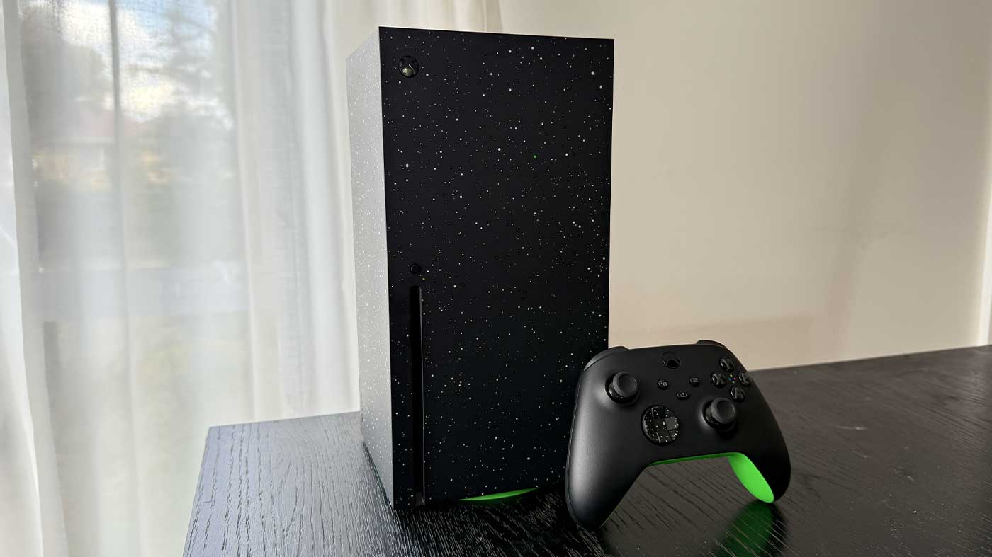 2TB Galaxy Black Xbox Series X 為低調的 OG 設計增添了一些亮點